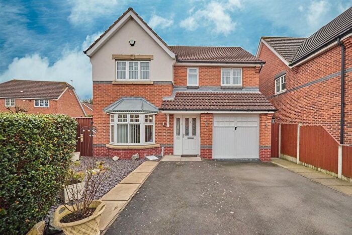 4 Bedroom Detached House For Sale In Milfoil Close, Hinckley, LE10