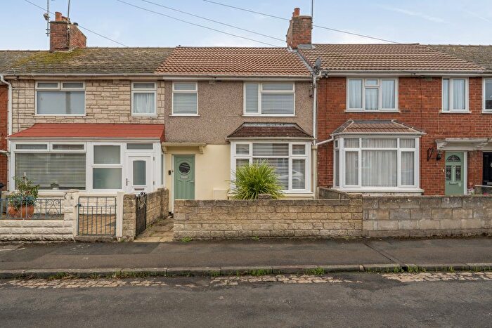 3 Bedroom Terraced House For Sale In Rose Street, Rodbourne, Swindon, SN2