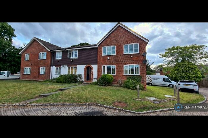 1 Bedroom Flat To Rent In Kingcup Drive, Woking, GU24