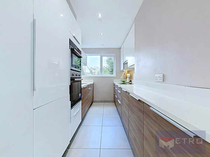 4 Bedroom Maisonette To Rent In Bywater Place, Rotherhithe, London, London, SE16