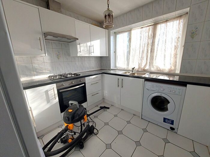 2 Bedroom Property To Rent In The Holt, Ilford, IG6