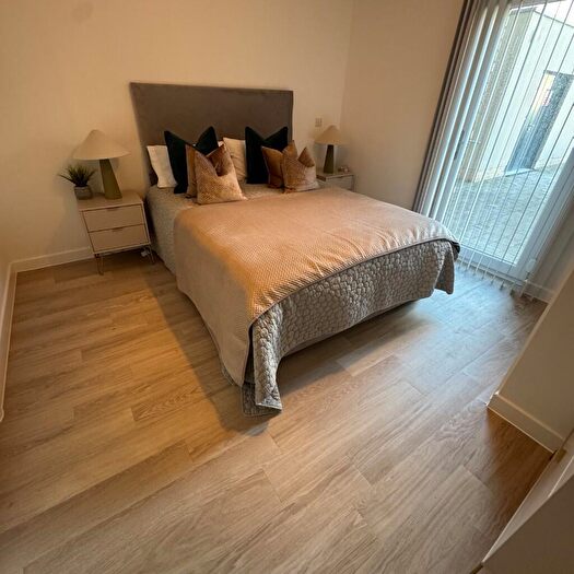 2 Bedroom Apartment To Rent In Minerva Square, Glasgow, G3