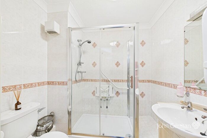 1 Bedroom Apartment For Sale In Chatsworth Court, Park View, DE6