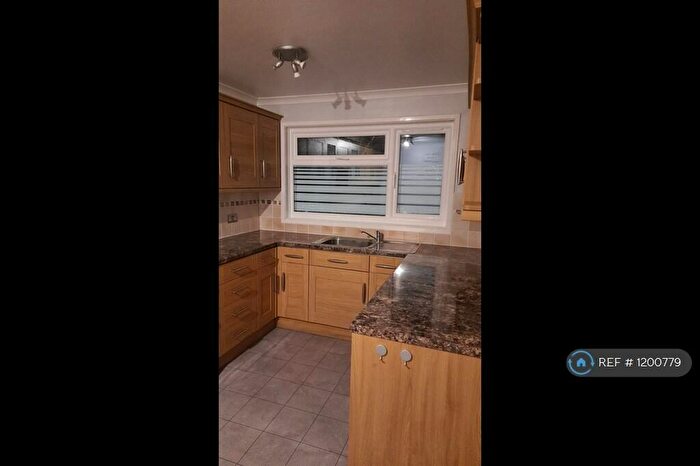 3 Bedroom End Of Terrace House To Rent In Kimptons Mead, Potters Bar, EN6