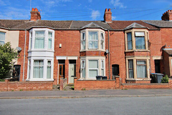 2 Bedroom Terraced House For Sale In Graham Road, Rugby, CV21