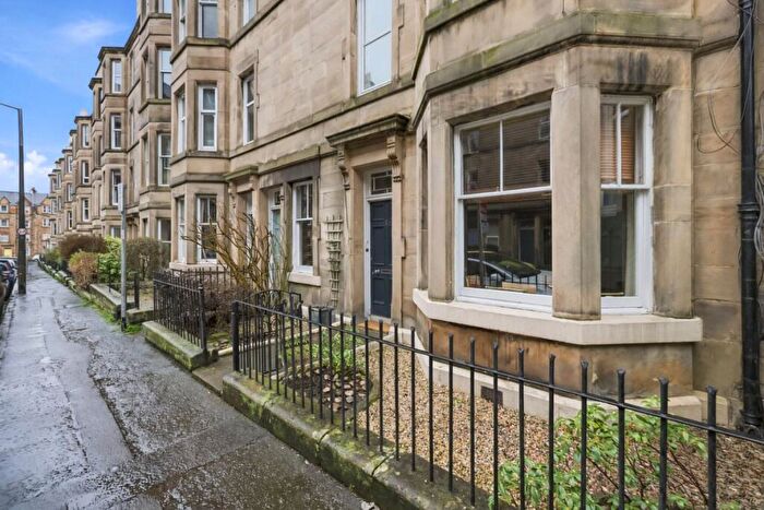 2 Bedroom Apartment To Rent In Mertoun Place, Edinburgh, EH11