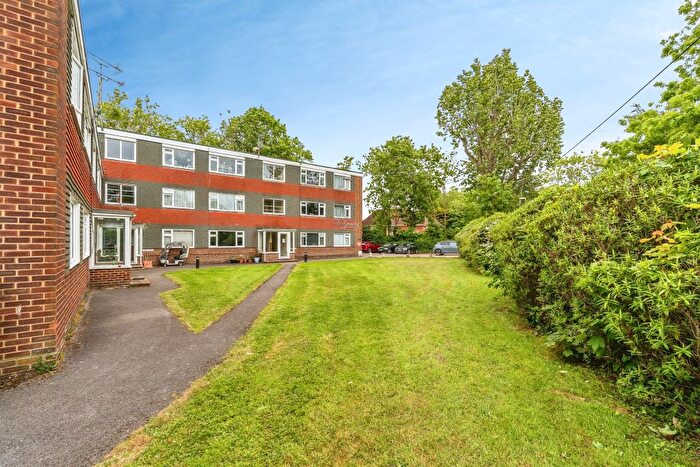 2 Bedroom Flat For Sale In South Street, Hythe, Southampton, SO45