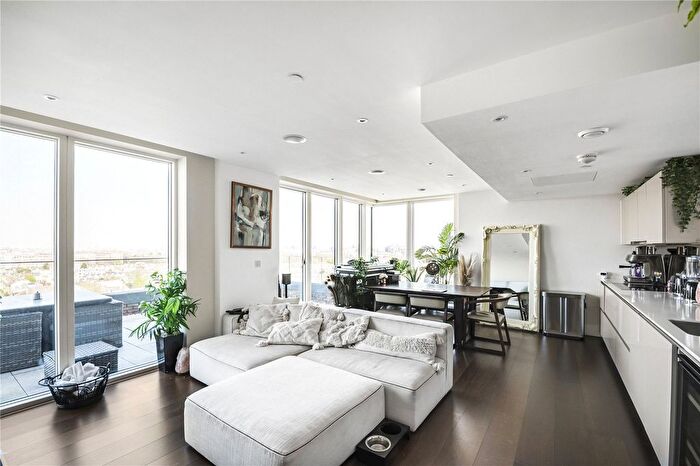 2 Bedroom Flat To Rent In Upper Richmond Road, Putney, London, SW15