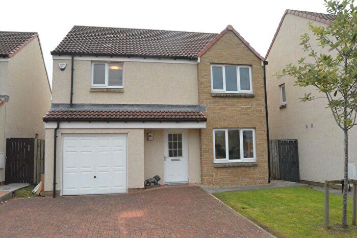 4 Bedroom Villa For Sale In Shirra Place, Falkirk, FK2