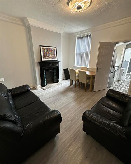 4 Bedroom Terraced House To Rent In Mostyn Road, Edgbaston, B16