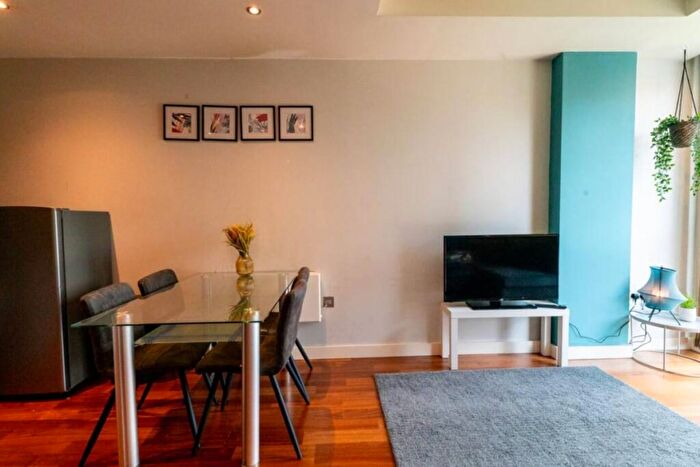 1 Bedroom Flat To Rent In Admiral House Cardiff, CF24