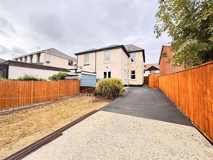 3 Bedroom Semi-Detached House For Sale In Avenue Road, Shanklin, PO37