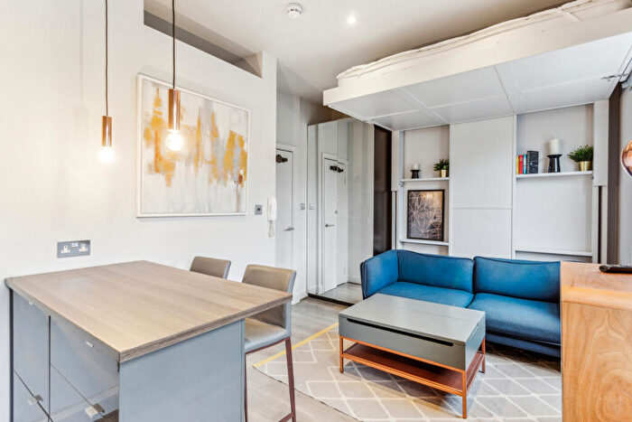 Flat To Rent In Oakley Square, Camden Town, NW1