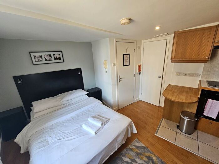 Studio To Rent In Cartwright Gardens, Bloomsbury, WC1H