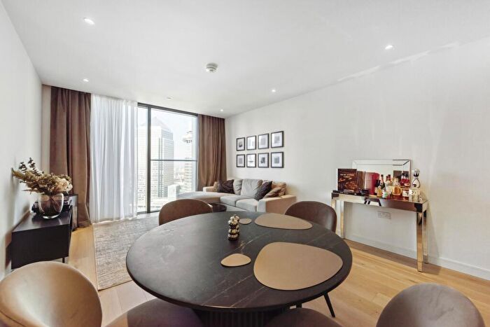 1 Bedroom Apartment To Rent In Hampton Tower, Marsh Wall, E14