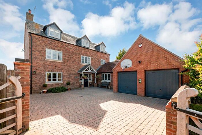 6 Bedroom Detached House For Sale In Baggrave End, Barsby, Leicester, LE7