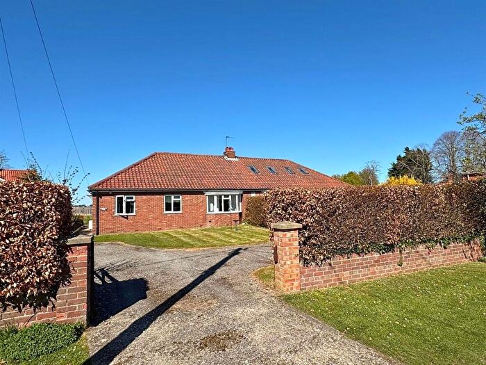 3 Bedroom Semi-Detached Bungalow For Sale In The Green, Reepham, Lincoln, LN3
