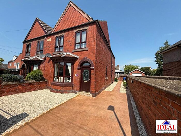 3 Bedroom Semi-Detached House For Sale In New Street, Carcroft, Doncaster, DN6