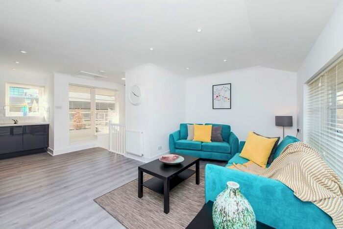 2 Bedroom Flat To Rent In Hermitage Wall, Wapping, E1W