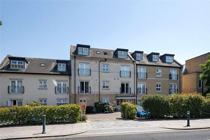 2 Bedroom Flat For Sale In Templeton Court, Hampton Hill, TW12