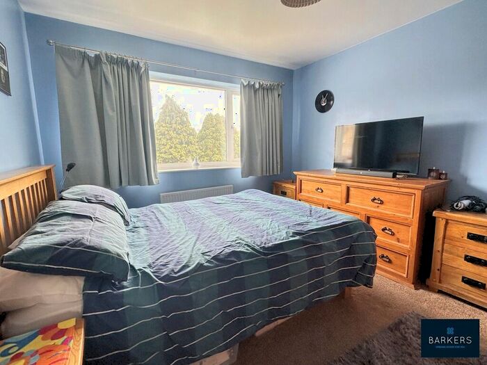 3 Bedroom SemiDetached House For Sale In Pollard Avenue, Gomersal, BD19