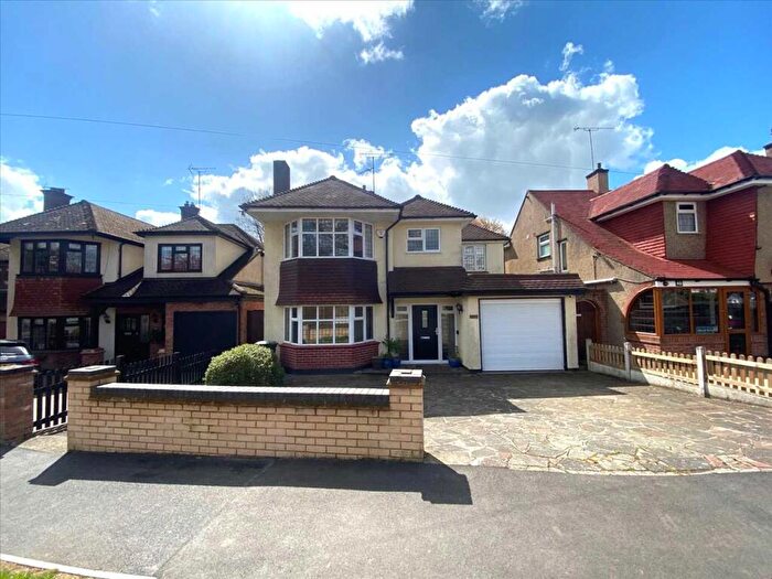 4 Bedroom Detached House For Sale In Highlands Estate, Buxton Avenue, SS9