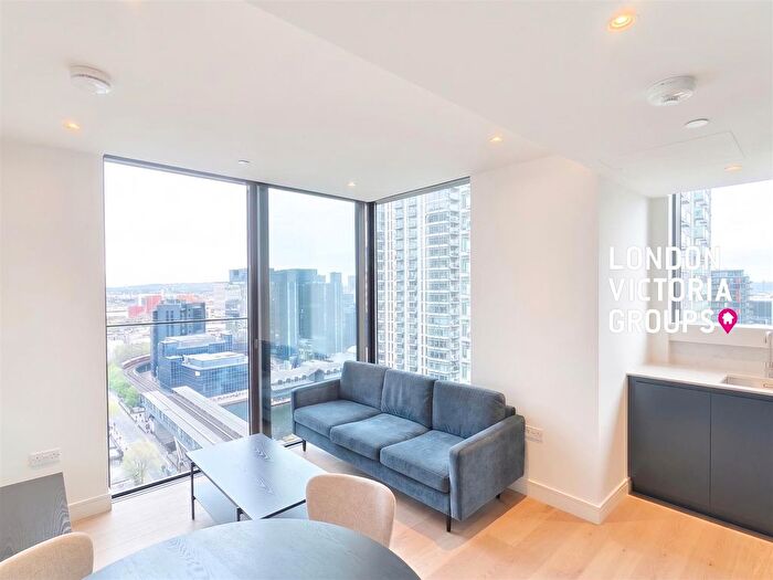 2 Bedroom Flat To Rent In Harcourt Tower, Marsh Wall, London, E14