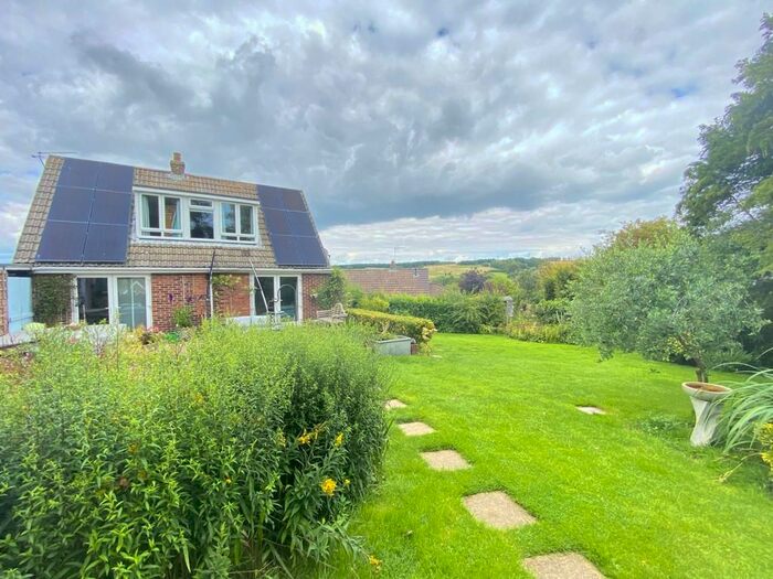 3 Bedroom Detached House For Sale In Tolsford Close, Folkestone, CT18