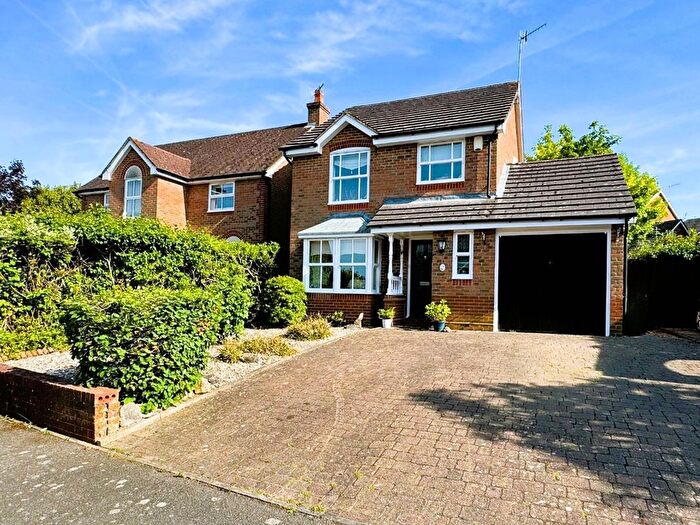 3 Bedroom Detached House For Sale In Edgbaston Drive, Shenley, WD7