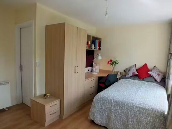 1 Bedroom Flat To Rent In Students - Duncan Smith House, Ferncliffe Rd, B17