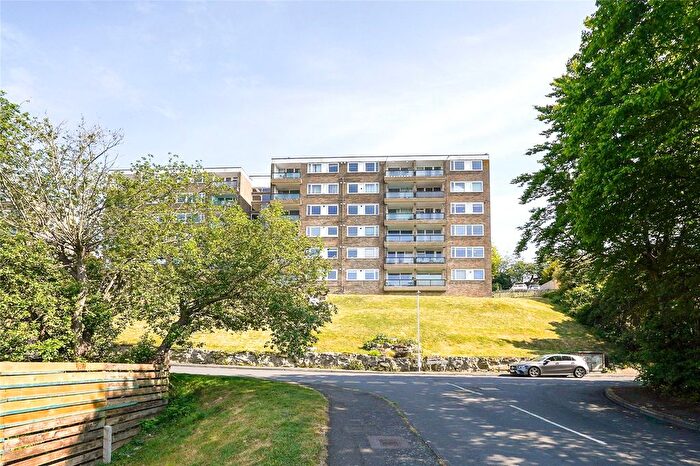 2 Bedroom Flat For Sale In Collingwood Rise, Folkestone, Kent, CT20