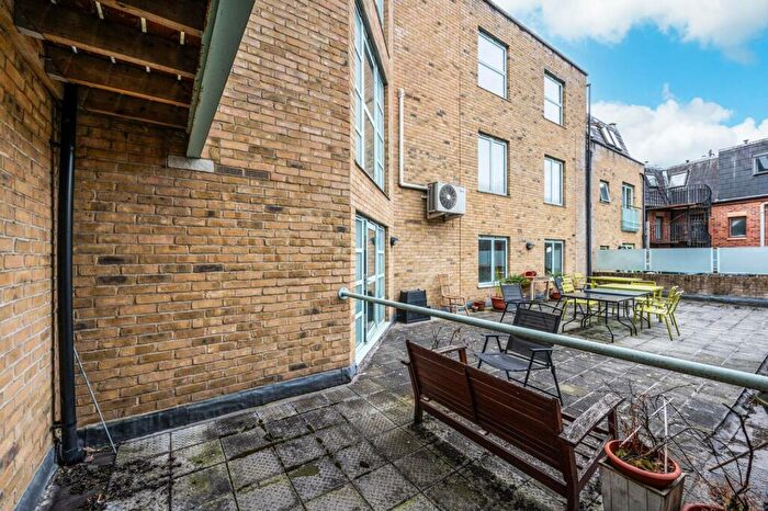 1 Bedroom Flat For Sale In Battersea Park Road, Battersea, London, SW11