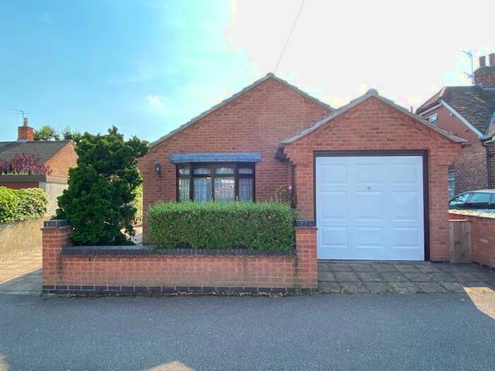 1 Bedroom Bungalow To Rent In Ashleigh Drive, Loughborough, Leics, LE11
