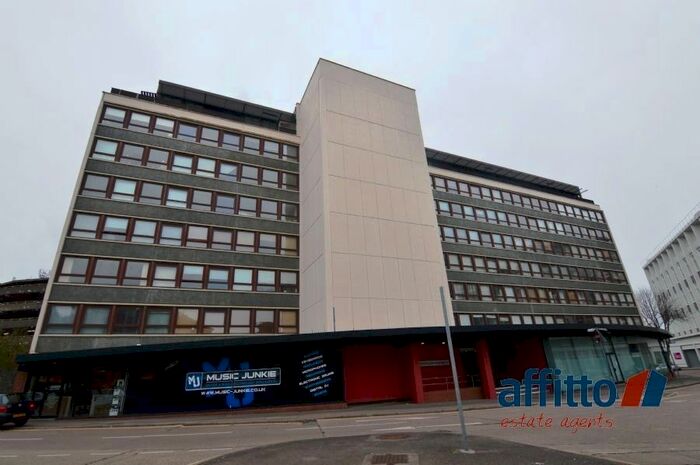 2 Bedroom Flat For Sale In Metropolitan Apartments, Lee Circle, Leicester, LE1