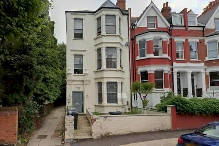 Studio To Rent In Lyncroft Gardens, London, NW6