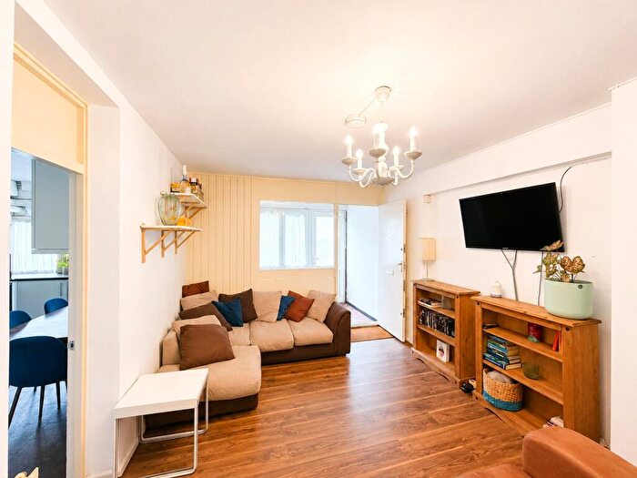 5 Bedroom Flat For Sale In Rainsborough Avenue, London, SE8