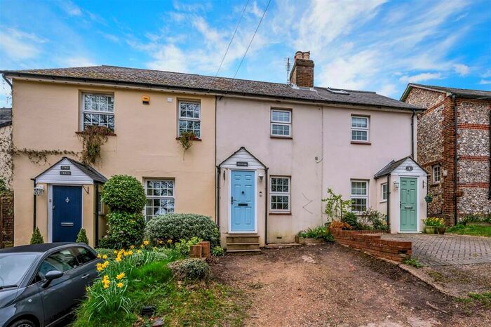 2 Bedroom Mews For Sale In Tot Hill, Headley, Epsom, KT18