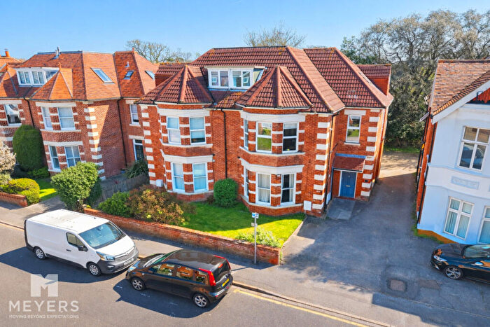 3 Bedroom Flat For Sale In Crabton Close Road, Bournemouth, BH5