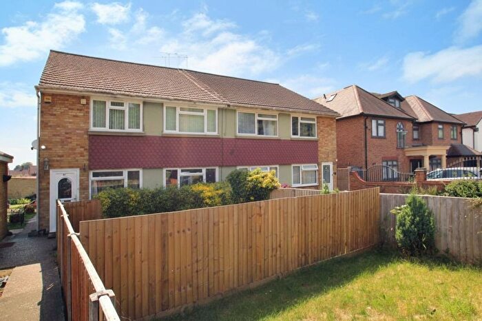 2 Bedroom Flat For Sale In Denham Green Lane, Denham, UB9