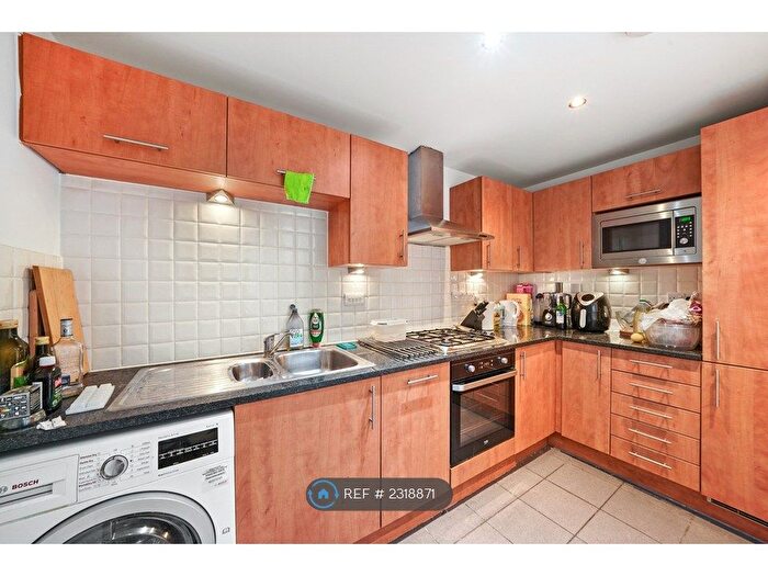 2 Bedroom Flat To Rent In Benwell Road, London, N7