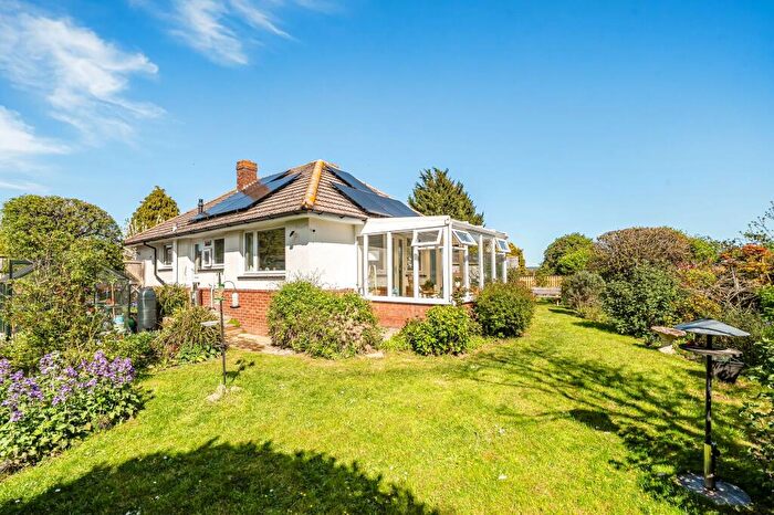 3 Bedroom Bungalow For Sale In Glenleigh Park, Havant, PO9