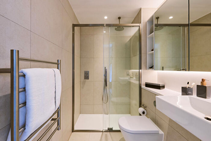2 Bedroom Apartment To Rent In New Drum Street, London, E1