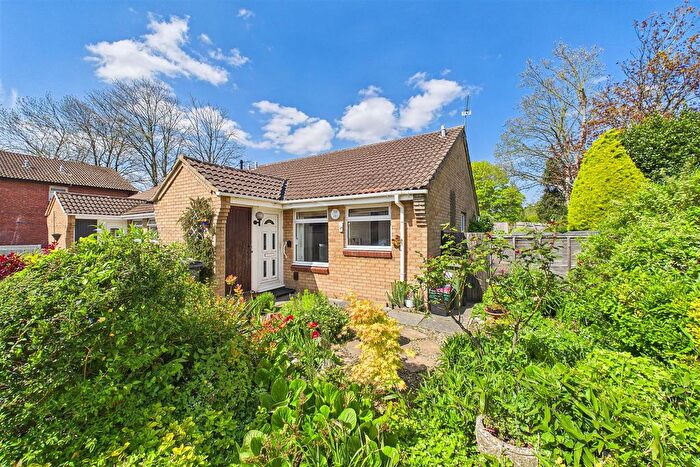 1 Bedroom Bungalow For Sale In Corner Croft, Clevedon, BS21