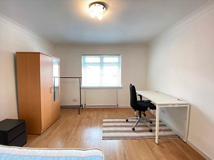 Property To Rent In St Andrews Road, Acton, W3