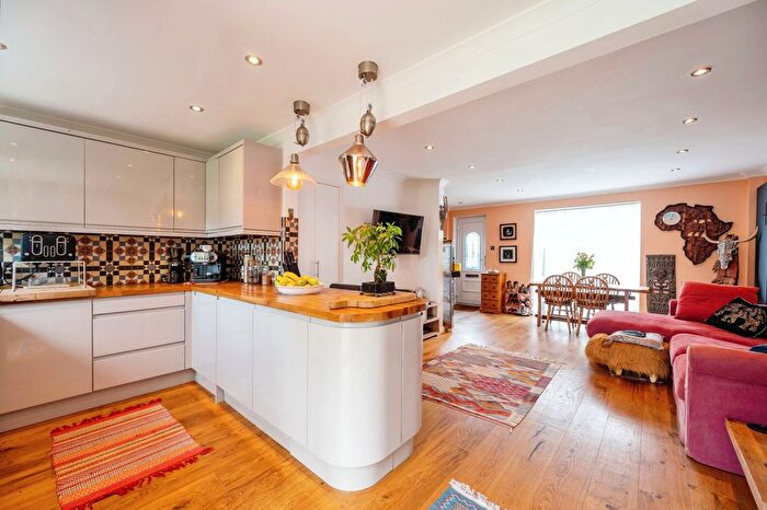 3 Bedroom Property To Rent In Sidlesham Close, Hayling Island, PO11