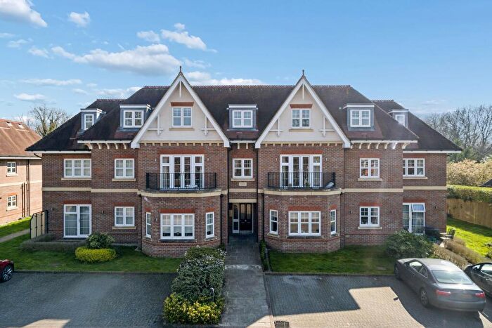 2 Bedroom Apartment For Sale In Shoppenhangers Road, Maidenhead, SL6