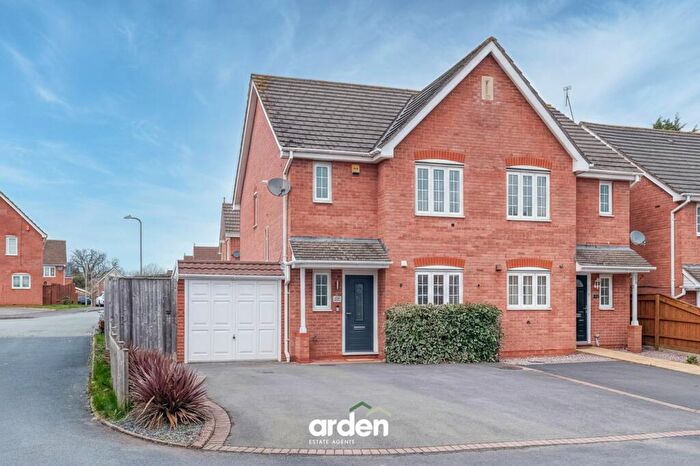 3 Bedroom Semi Detached House For Sale In Hoveton Close, Redditch, B98