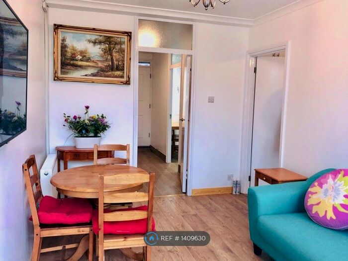 4 Bedroom Maisonette To Rent In Dunoon House, London, N1