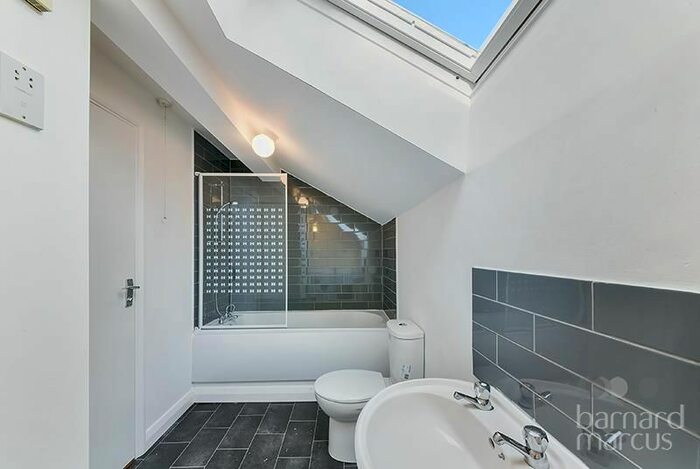 2 Bedroom Property To Rent In Longfellow Way, London, SE1