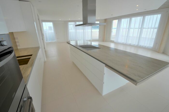 4 Bedroom Flat To Rent In Nottingham One, Canal Street NG1